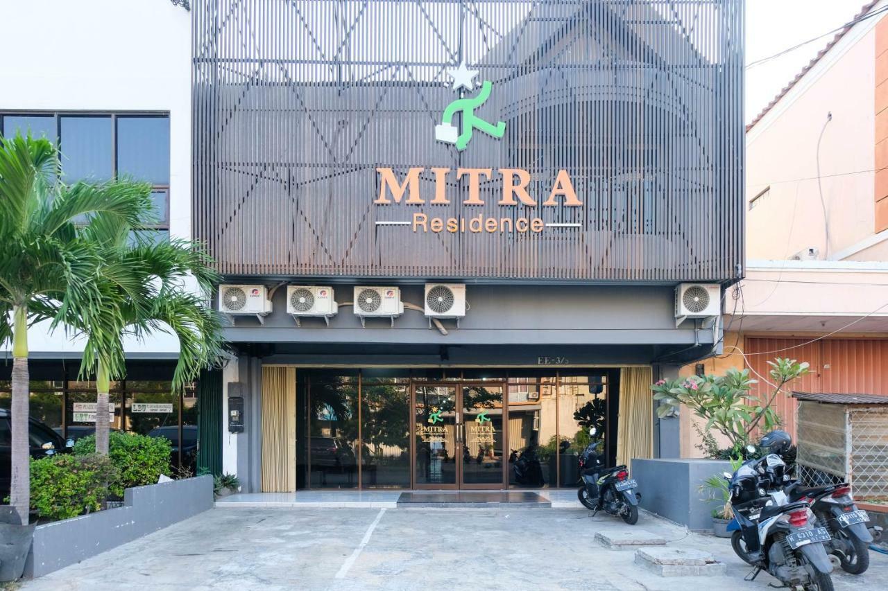 Reddoorz Near Ahmad Yani Airport 3 Hotell Semarang Exteriör bild