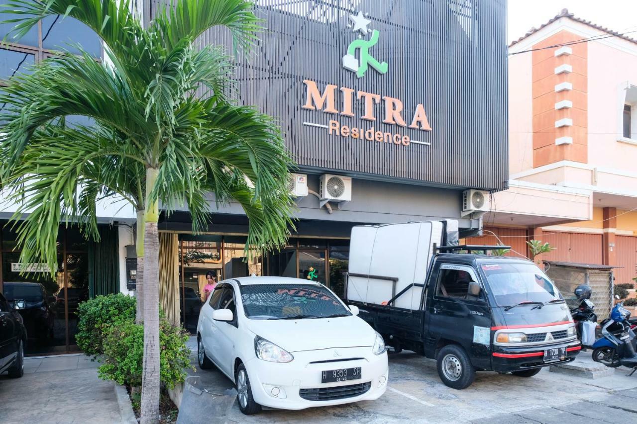 Reddoorz Near Ahmad Yani Airport 3 Hotell Semarang Exteriör bild